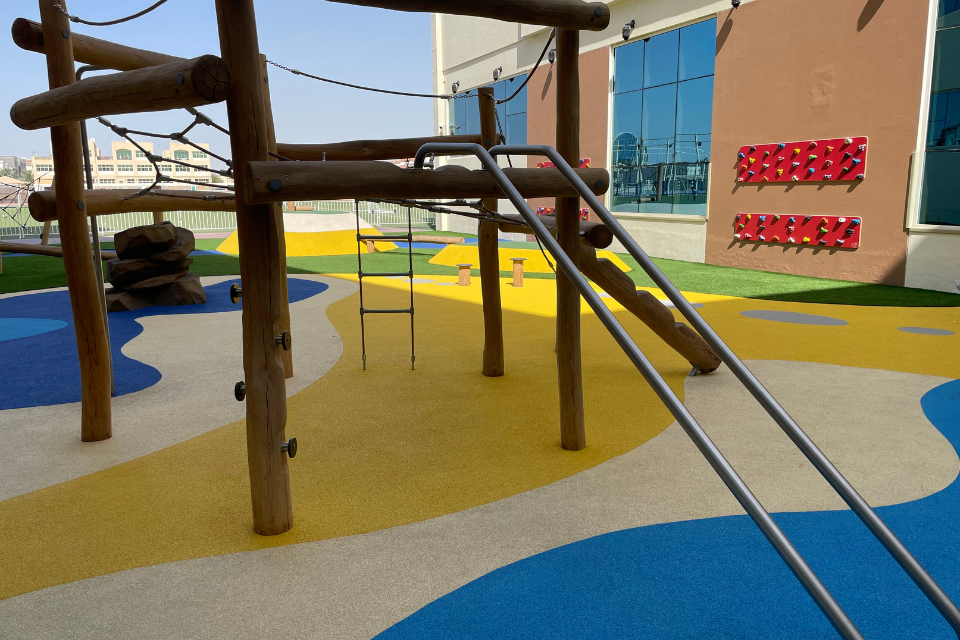 MIDDLE PLAYGROUND