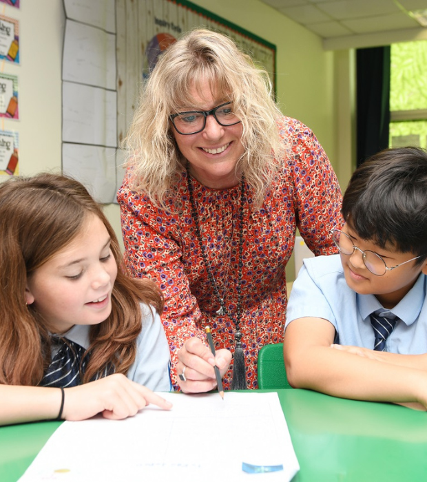 students with teacher